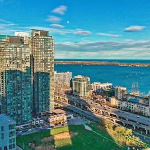 Apartment Guestic At Cityplace - Lake View & One Free Parking, Toronto